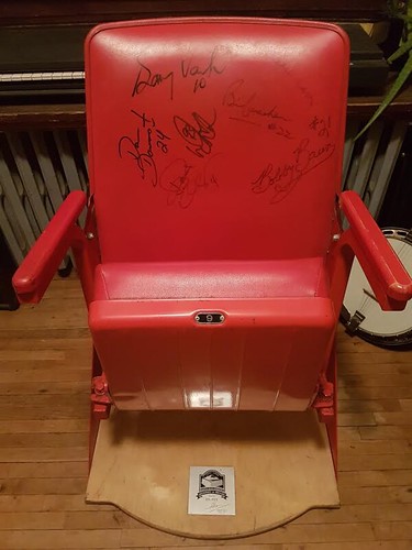 leafs seat