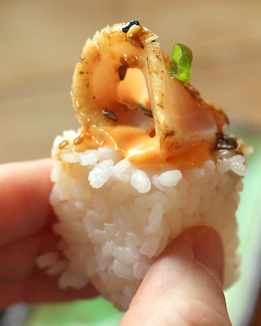 Crispy Sesame Rice Cake Appetizers with Tuna Tataki