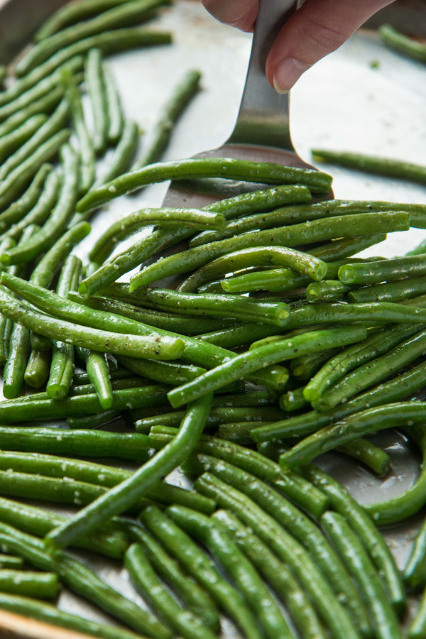 Easy and Addictive Roasted Green Beans | Will Cook For Friends