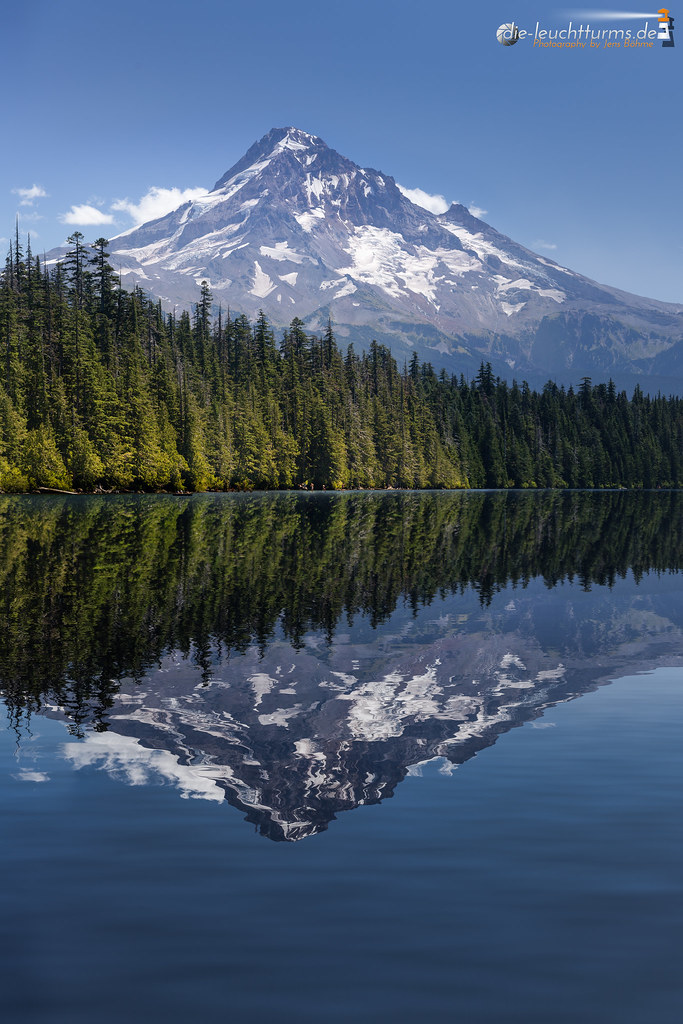 Mt.Hood reflection in Lost Lake
