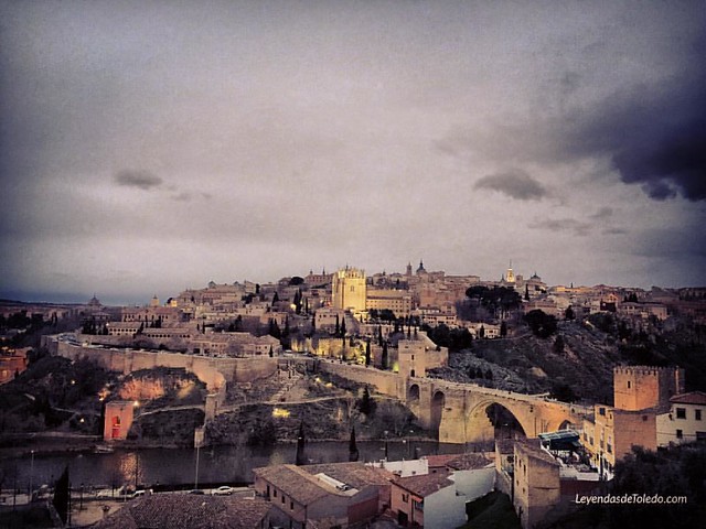 #Toledo, hace un rato, desde un punto de vista diferente. www.leyendasdetoledo.com #AmaToledo #estaes_toledo #igerstoledo #TurismoToledo #ToledoSecreto
