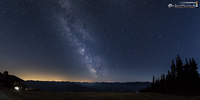 Milky Way above Olympic Mountains