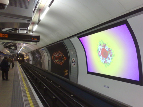 Video advertising on the southbound Victoria line platform at Euston