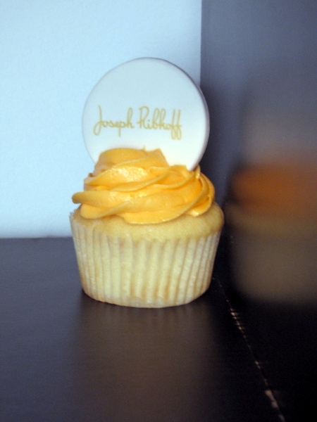 Joseph Ribkoff Fashion Show Cupcakes