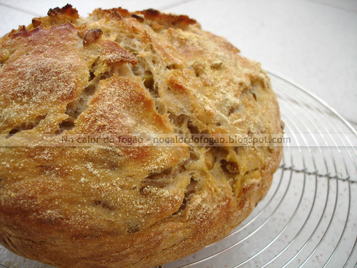 No-knead bread de azeitonas