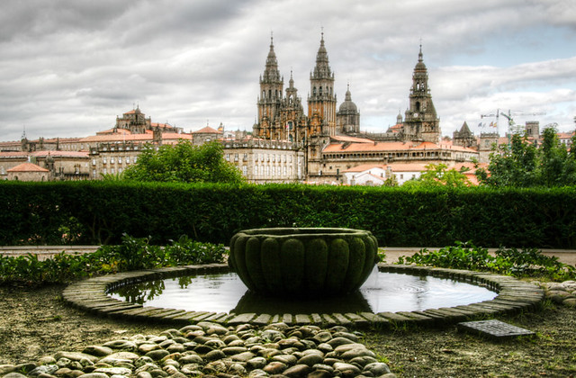 Cathedral and fountain. Santiago de Compostela. Catedral y fuente