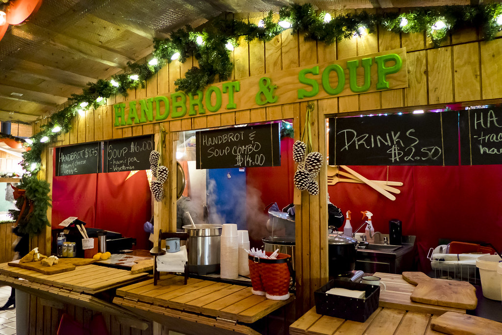 Nosh and Nibble - Vancouver Christmas Market 2016 - Food Review #foodie #foodporn