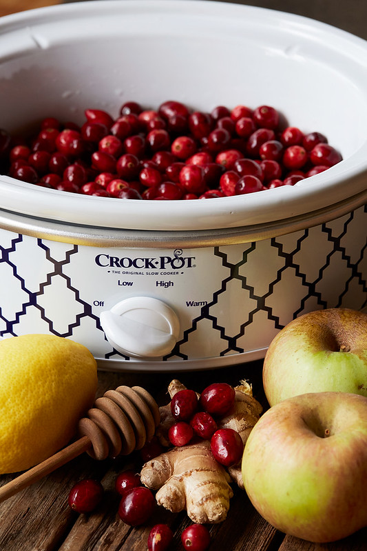 Slow Cooker Ginger Apple Cranberry Sauce