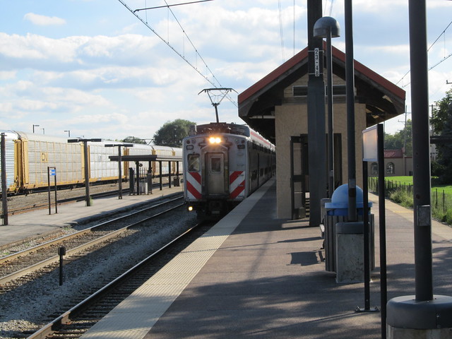 Metra Electric Train at the Homewood Station