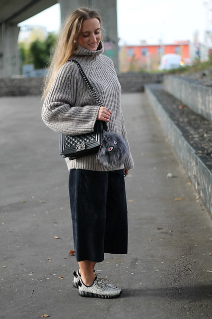 turtle-neck-sweater-and-culottes-whole-outfit-wmbg