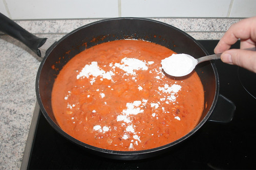 33 - Mehl einrühren / Stir in flour