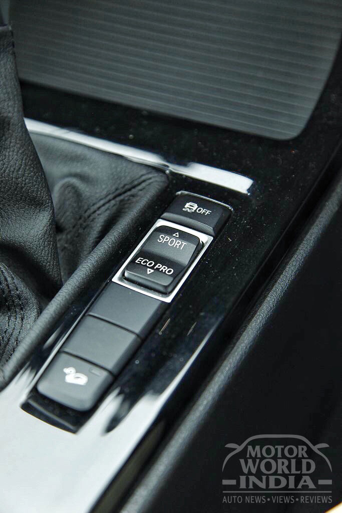2016-BMW-X1-Interior-Dashboard (11)