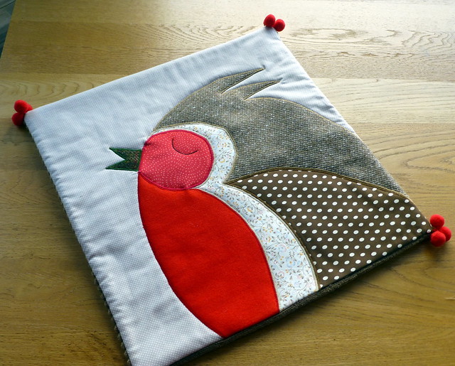 Christmas Robin Cushion for Pretty Patches (Dec16)