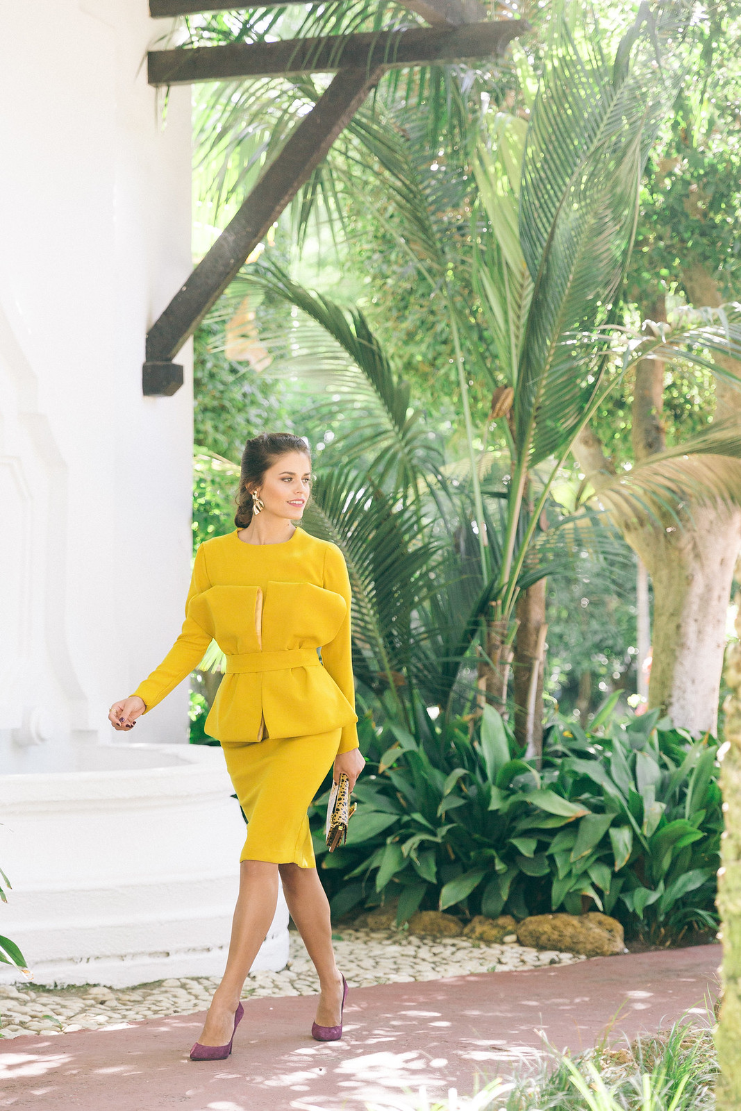 Jessie Chanes Seams for a desire - Mustard Wedding Midi Dress Leopard Clutch Zacposen Apparentia Marbella Club -12