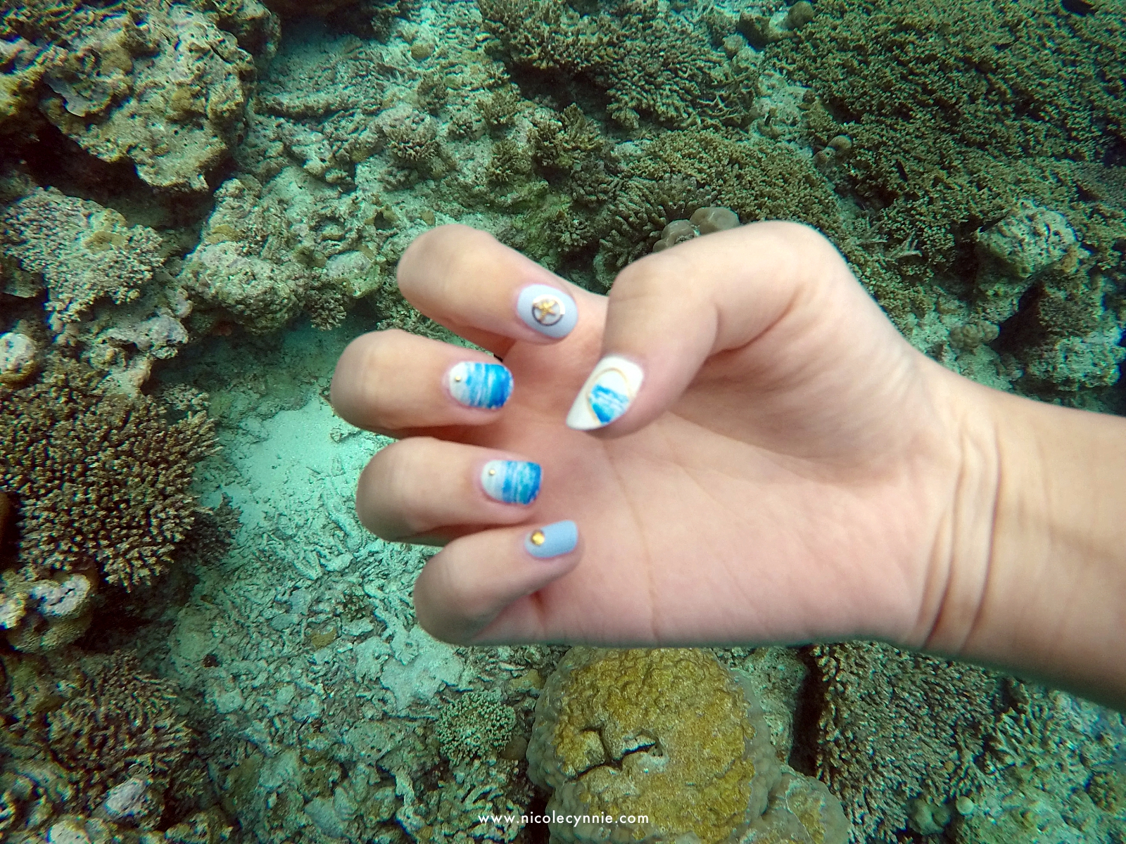 Nicole Cynnie | Surfing @ Turtle Reef, Maldives 3