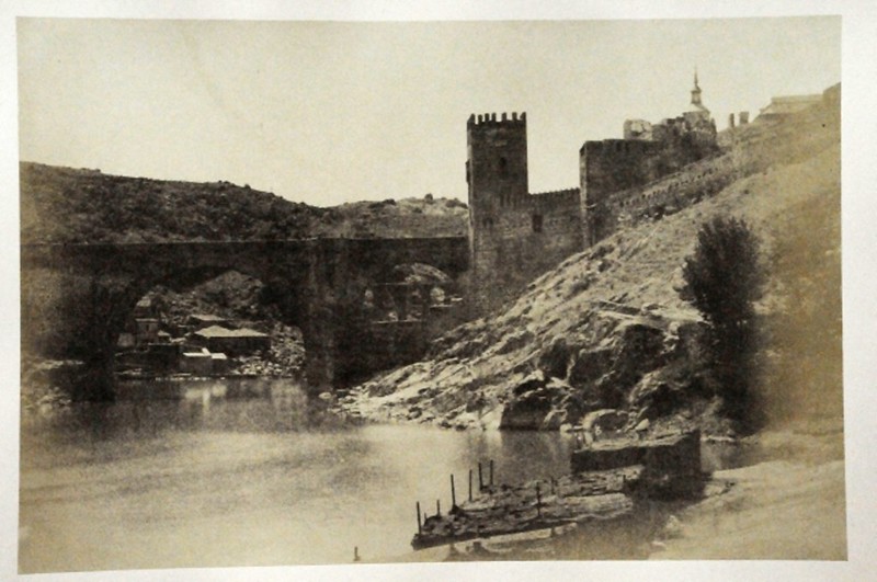 Puente de Alcántara en Toledo en 1852. Fotografía de Felix Alexander Oppenheim © Museum für Islamische Kunst, Staatliche Museen zu Berlin
