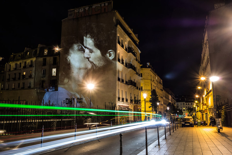 Поцелуи на стенах Парижа - ПоЗиТиФфЧиК - сайт позитивного настроения!