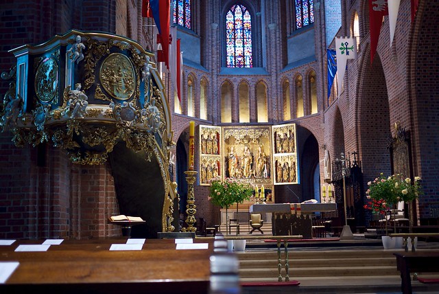 Bazylika archikatedralna Świętych Apostołów Piotra i Pawła