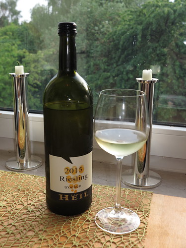Riesling (2015, trockener Weißwein vom Weingut der Familie Heil in Kirchheim)