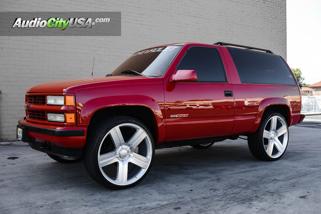 1999 Chevy Tahoe on 26" Texas Edition Wheels Full custom. on Flickr. 