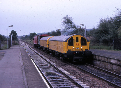 Battery locomotives L 38 & L 18 at Stoke Mandeville