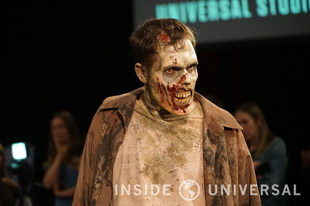 Becoming a walker at The Walking Dead Attraction with John Murdy and Greg Nicotero