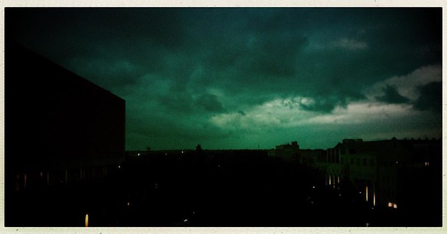 8am #sky #skies #indianaskies #storm #storms #bloomington #indianauniversity #iu #iubloomington #hermanbwellslibrary #wellslibrary #clouds #dark