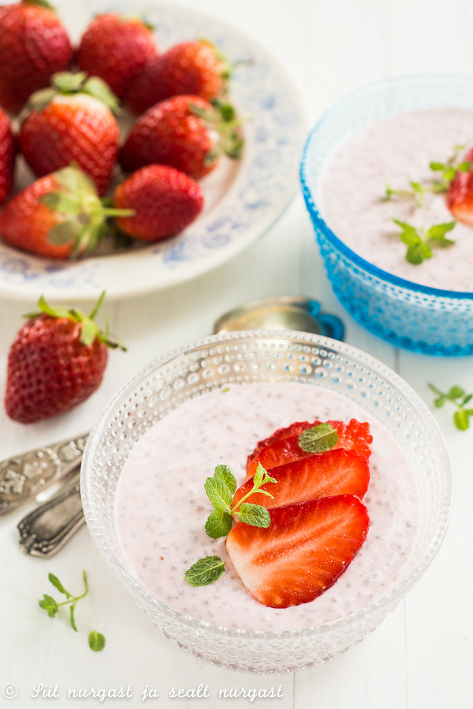 maasika-chia puding