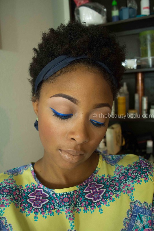 how to wear blue liquid liner