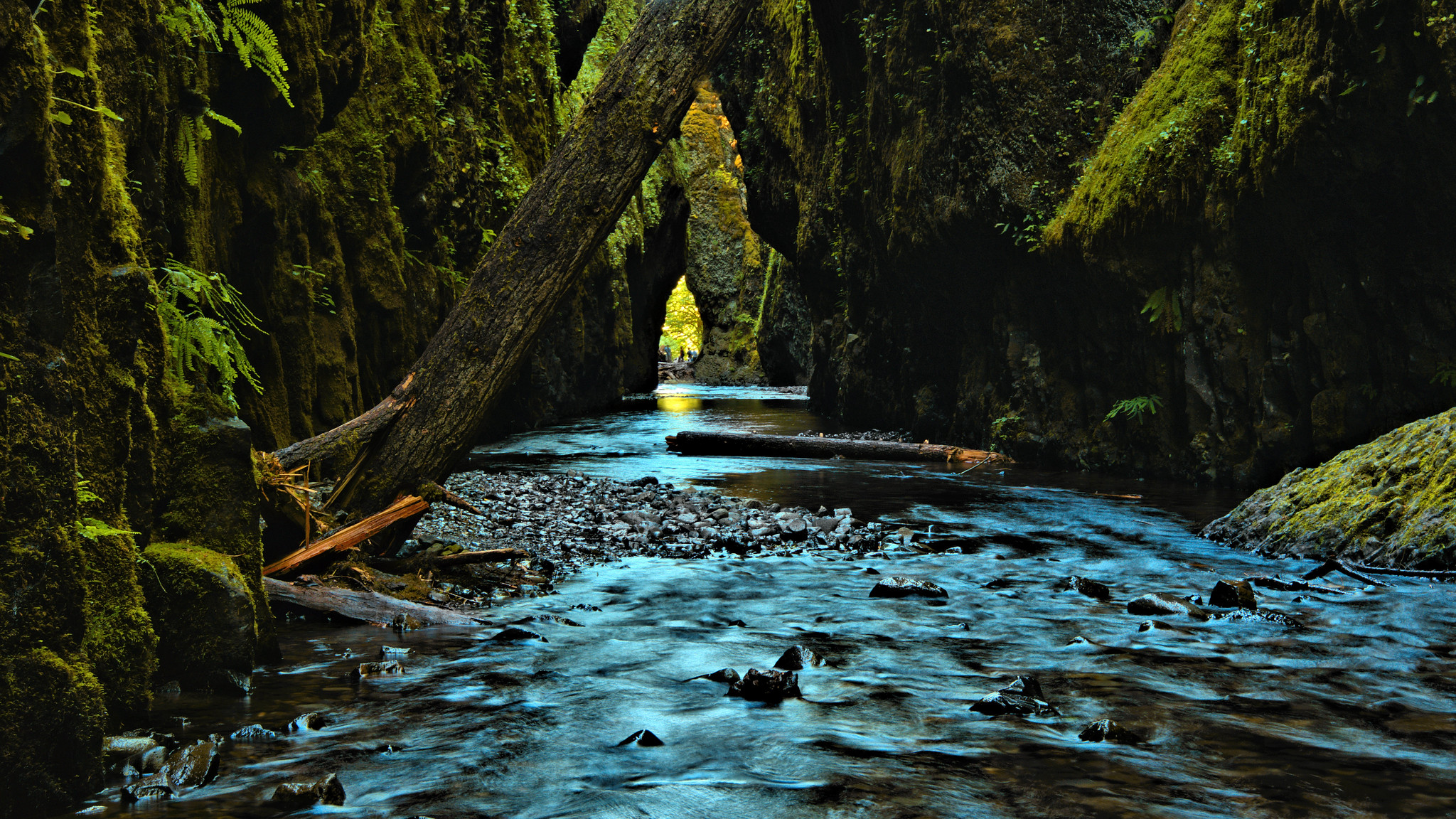 Illusive Arch Multnomah, Oregon, United States by Kevin Benefict [2048 ...