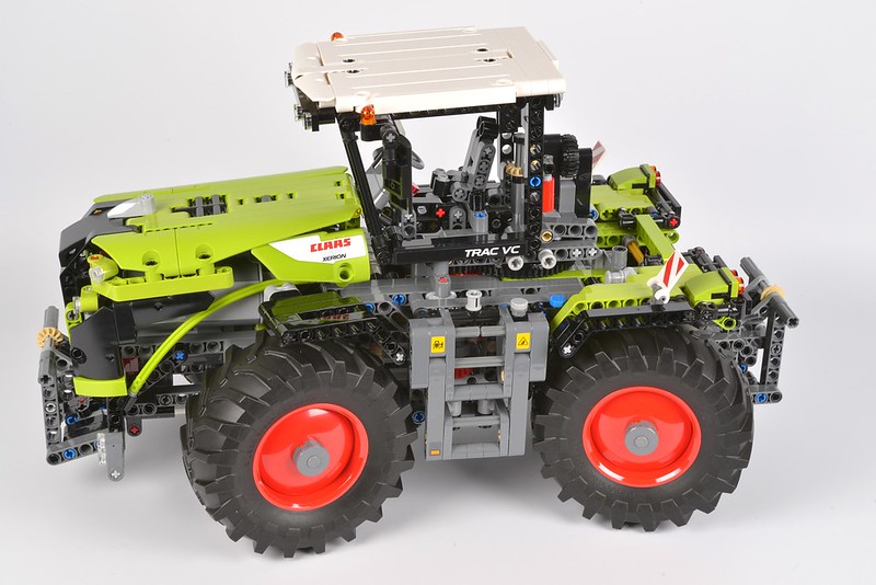 LEGO 42054 Claas Xerion 5000 Trac VC review | Brickset