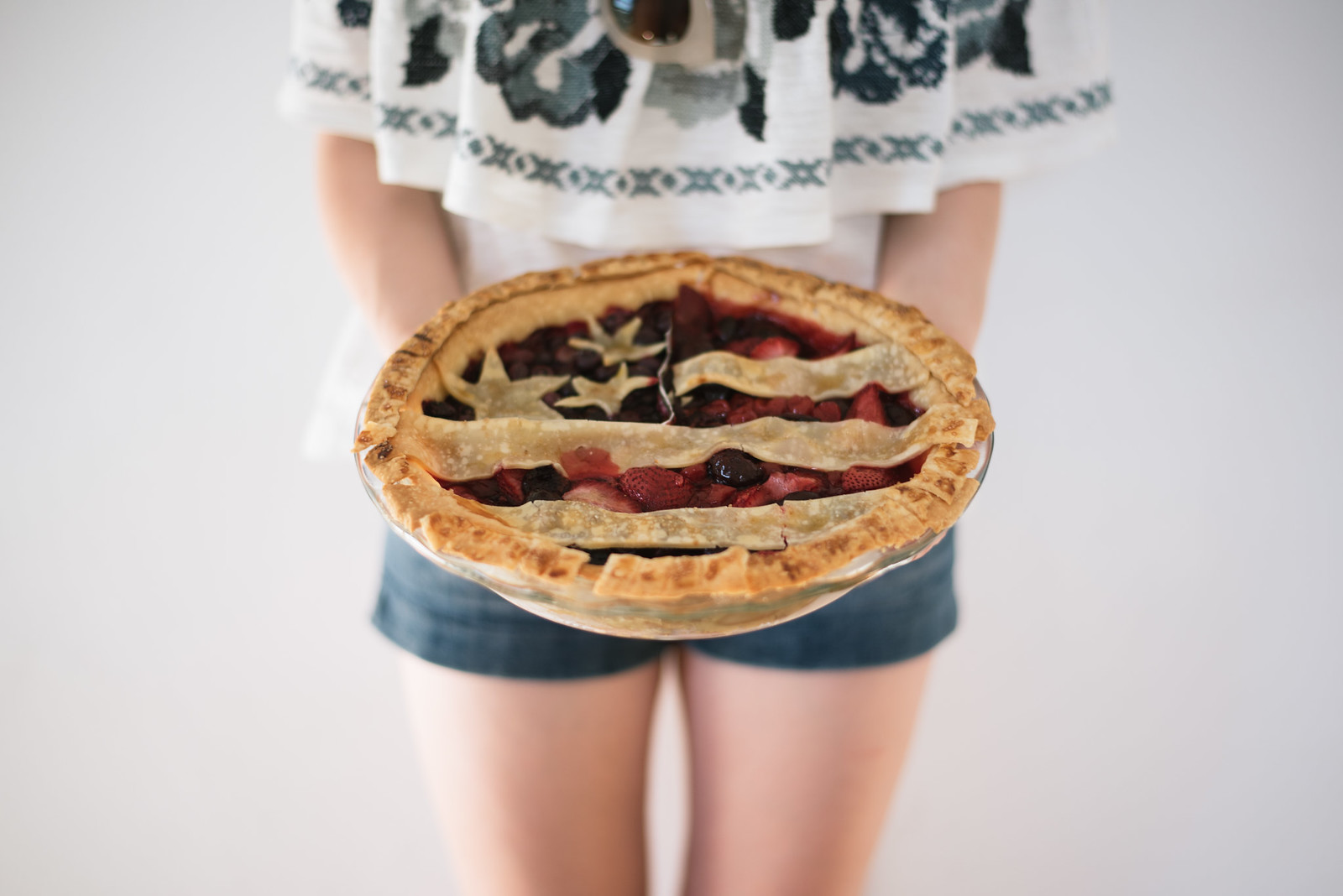 American Flag Berry Pie Recipe on juliettelaura.blogspot.com