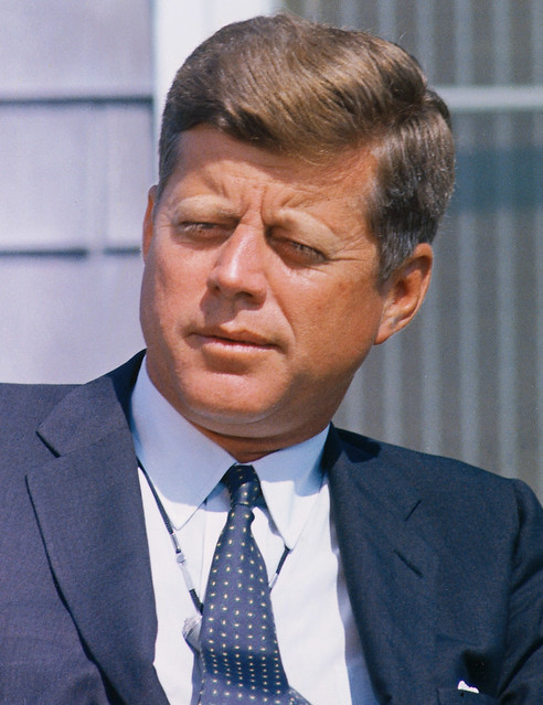 John_F._Kennedy,_White_House_color_photo_portrait