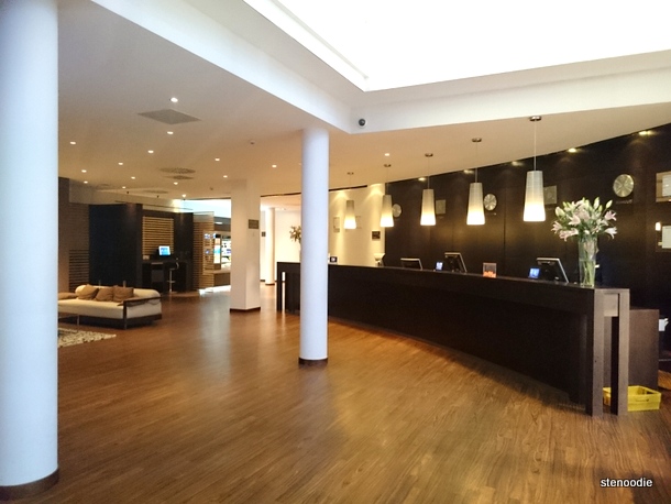 Hotel NH Frankfurt Airport West lobby