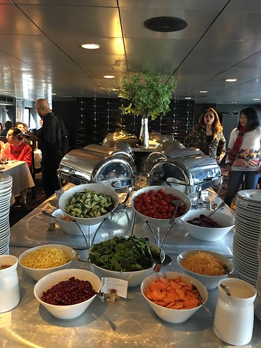 NY cruise lunch buffet