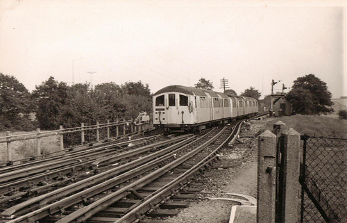 Prototype 1935 tube stock set 11009-70512-10009 at North Weald on an Epping service