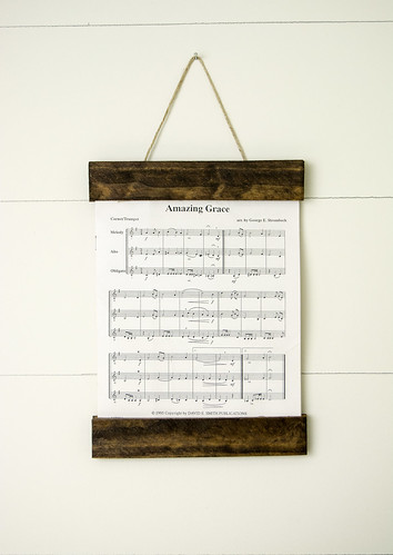 DIY Sheet Music Sign | www.graceinmyspace.com