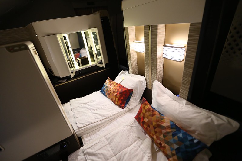 Etihad First Class Apartment double bed 