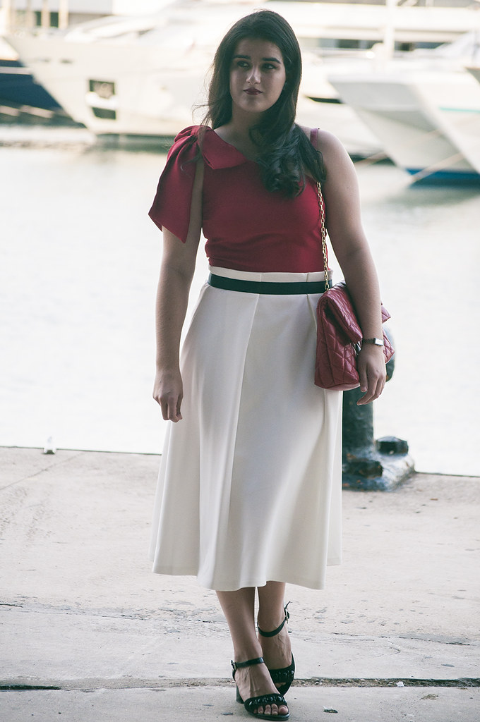 somethingfashion blogger, Valencia, Puerto de Valencia, one shoulder red top, moda Spain
