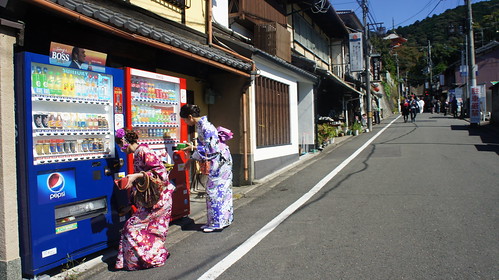 Luna de Miel por libre en Japon Octubre 2015 - Blogs de Japon - Día 6: Kioto día 2, Sanjūsangen-dō, Kiomizu-dera, ginkaku-ji, y geishas !!! (19)