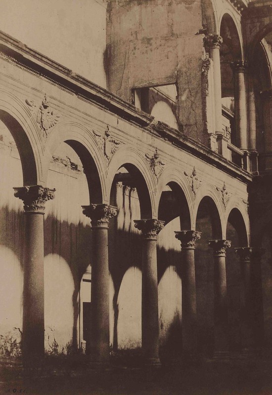 Patio del Alcázar de Toledo en 1852. Fotografía de Felix Alexander Oppenheim. © Art Library, National Museums in Berlin.