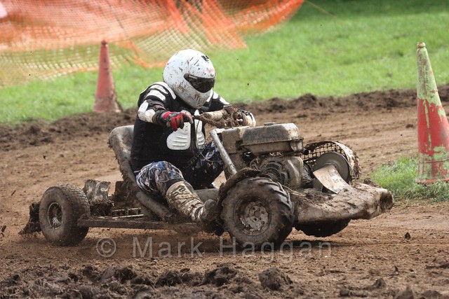 Lawnmower racing at the Shakerstone Festival 2016