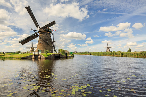 Dutch cliché clouds & mills @Kinderdijk