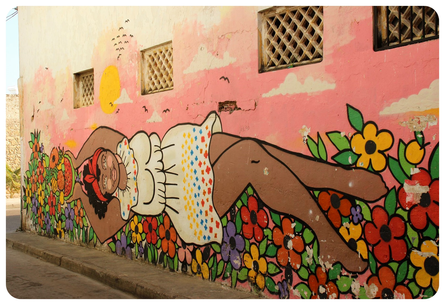cartagena street art lady