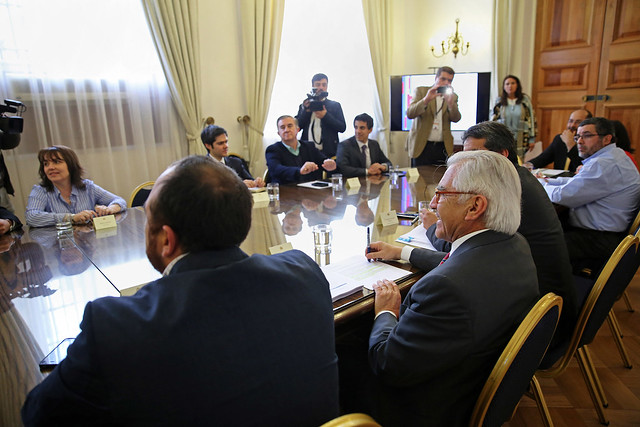 Ministro Fernández recibe a representantes de partidos políticos en el marco de los diálogos hacia un Pacto Nacional por Mejores Pensiones | 29.09.16