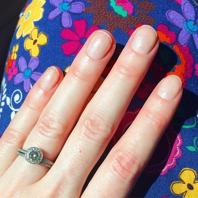 Definitely the most subtle shellac manicure I've ever had. Pretty in the sun, though. ✨