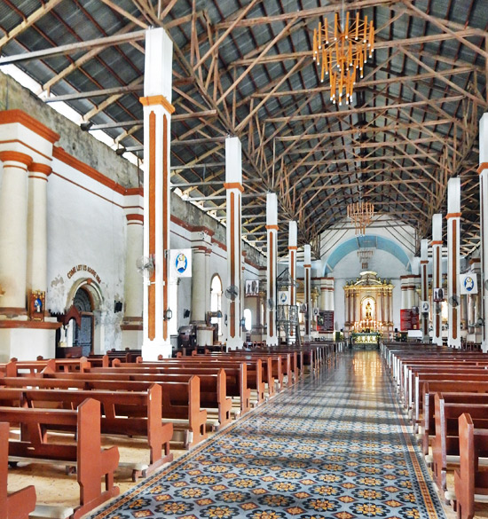 paoay-church-interior