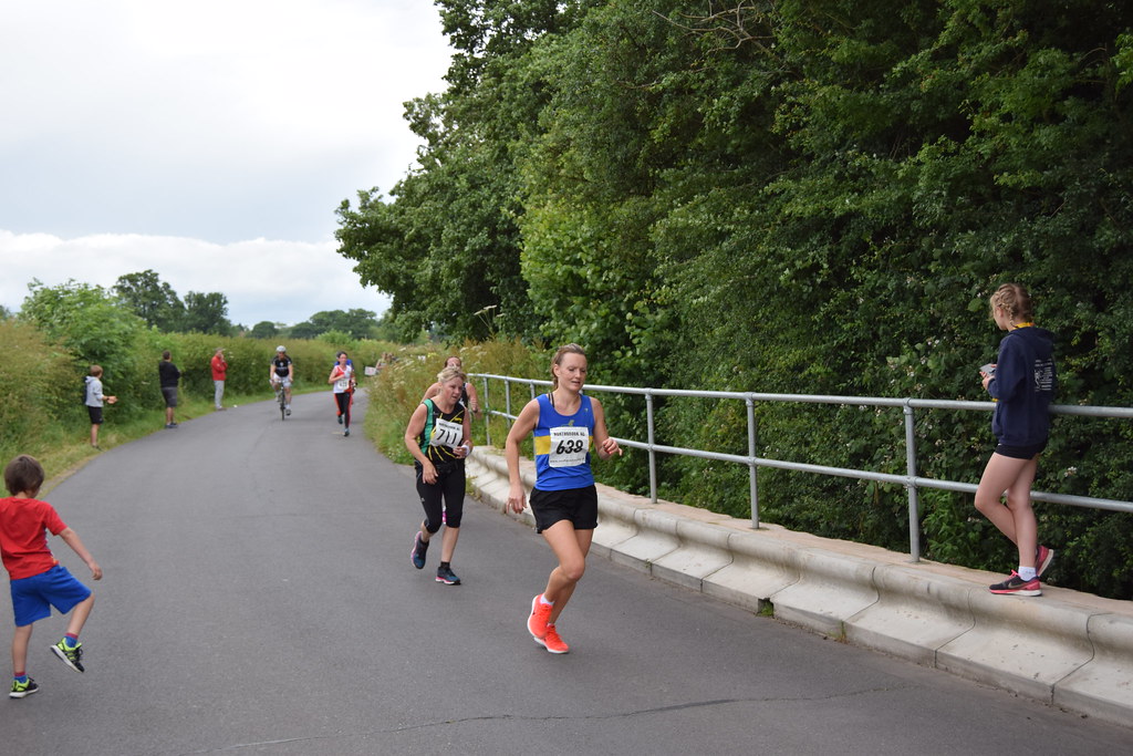 2016 Northbrook 10k (photos by Pete Hall)