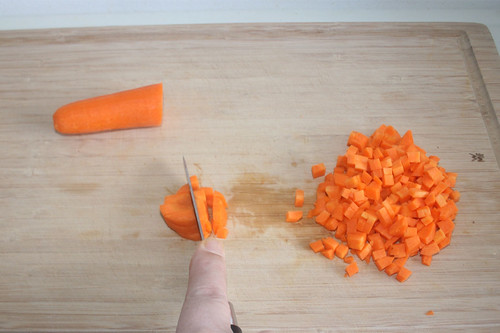 17 - Möhre würfeln / Dice carrot