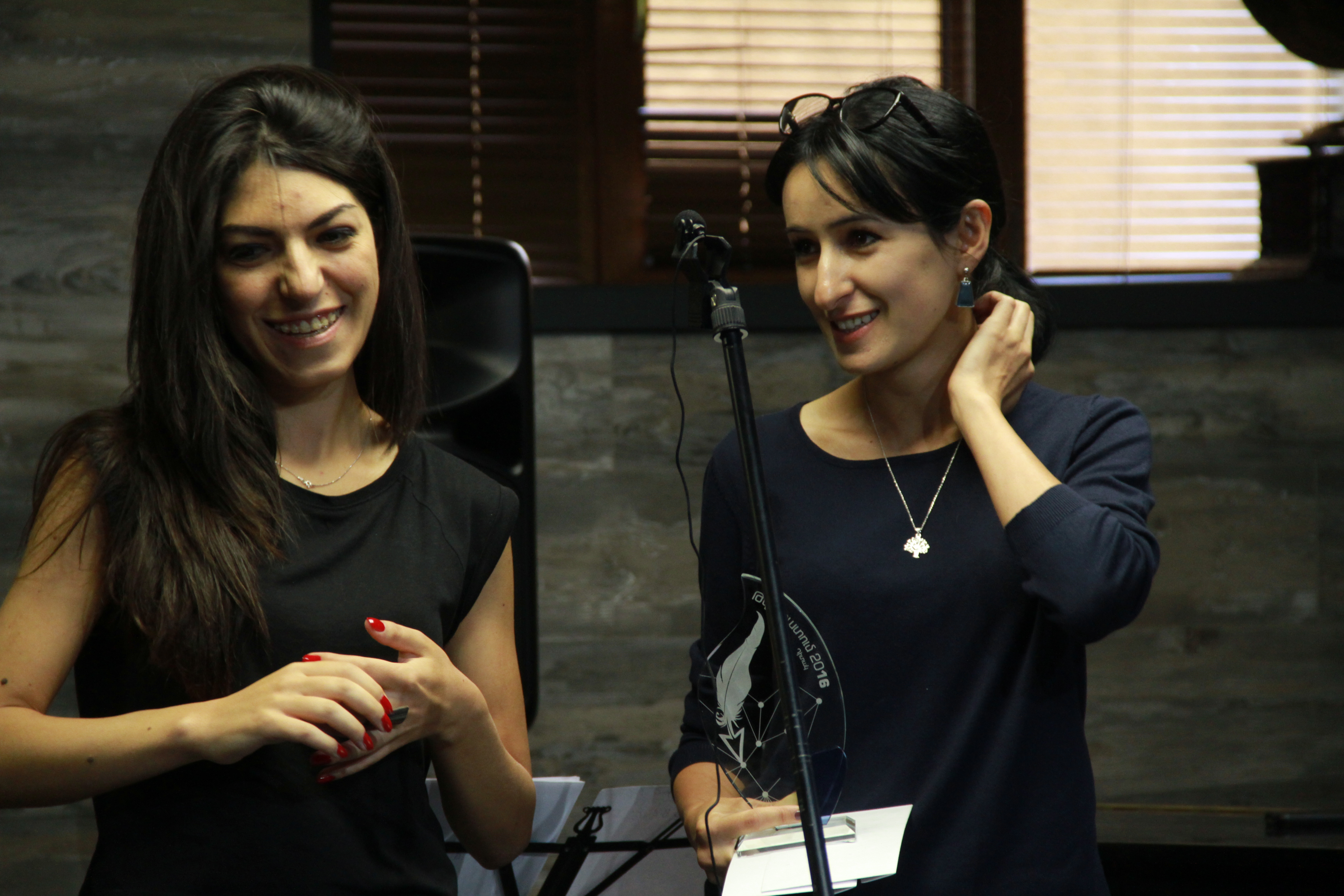 From left to right: Hetq journalists Marine Madatyan and Kristine Aghalaryan.